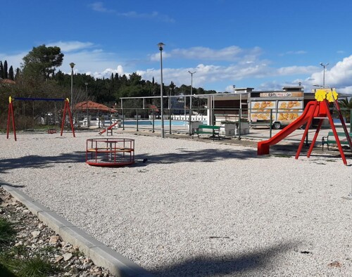 Thumbnail 4405627 - 6