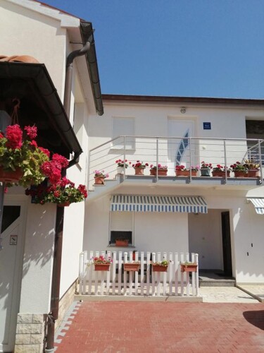 Thumbnail 4405849 - 6