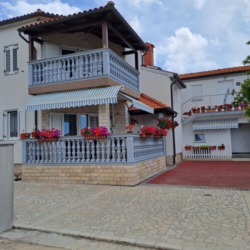 Thumbnail 4405849 - 12