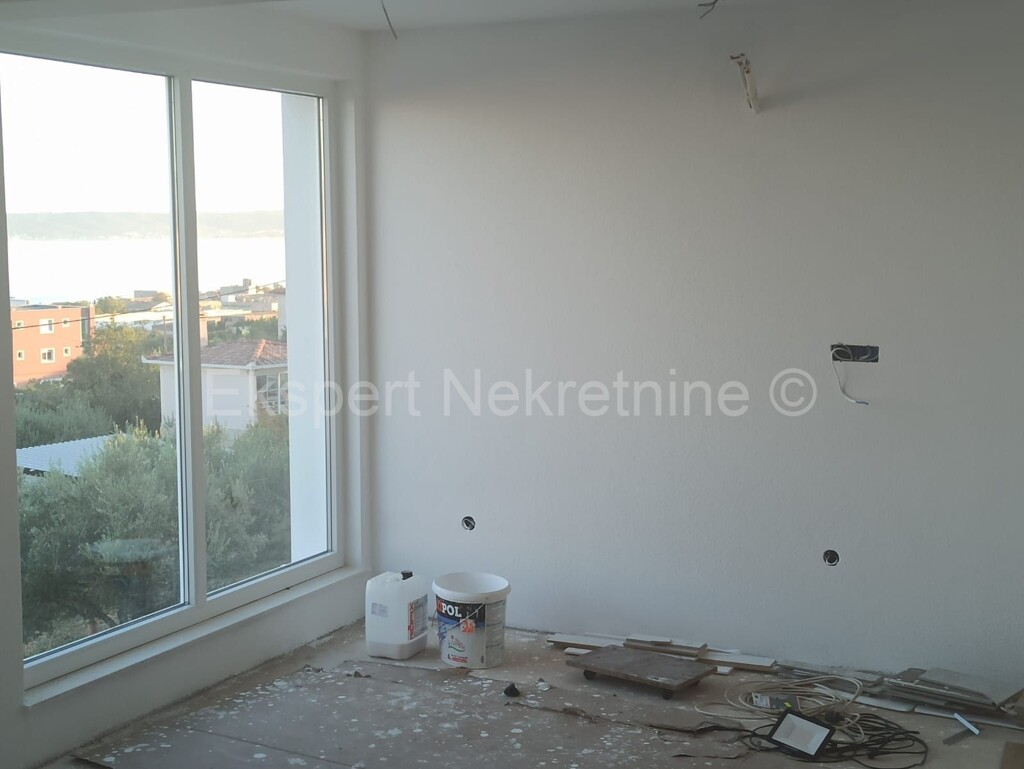 Image 4407353 - 10