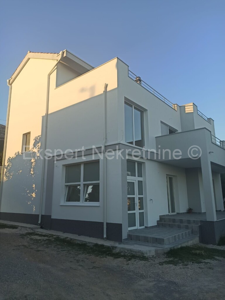 Image 4407353 - 5