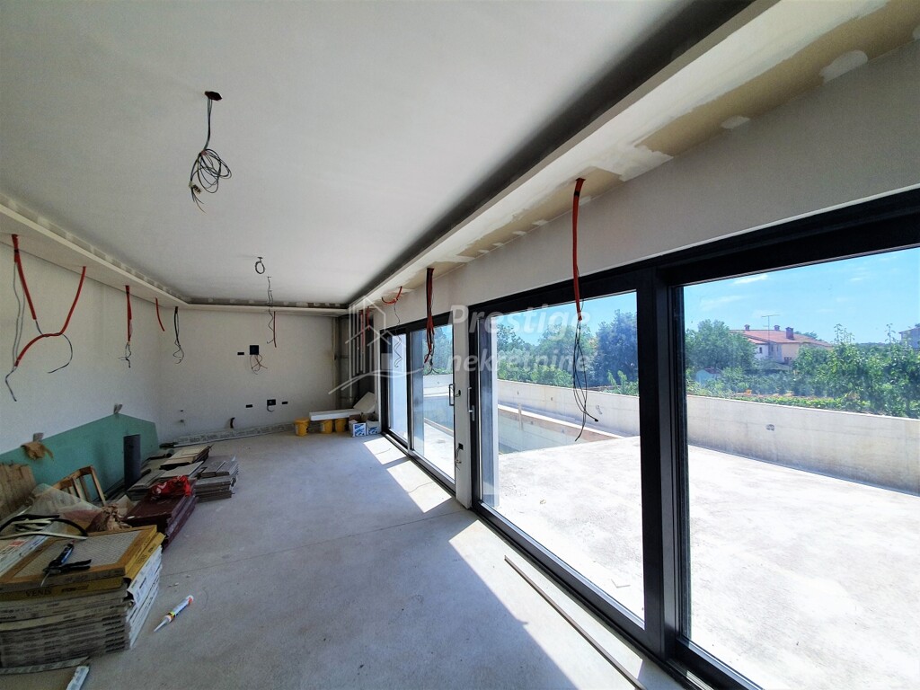 Image 4418030 - 12