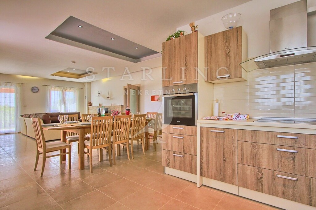 Image 4435186 - 7