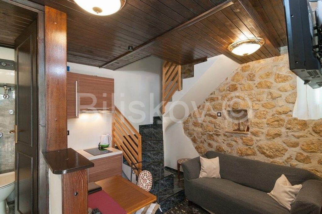 Image 4497078 - 5