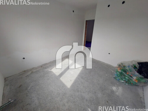 Thumbnail 4635211 - 6