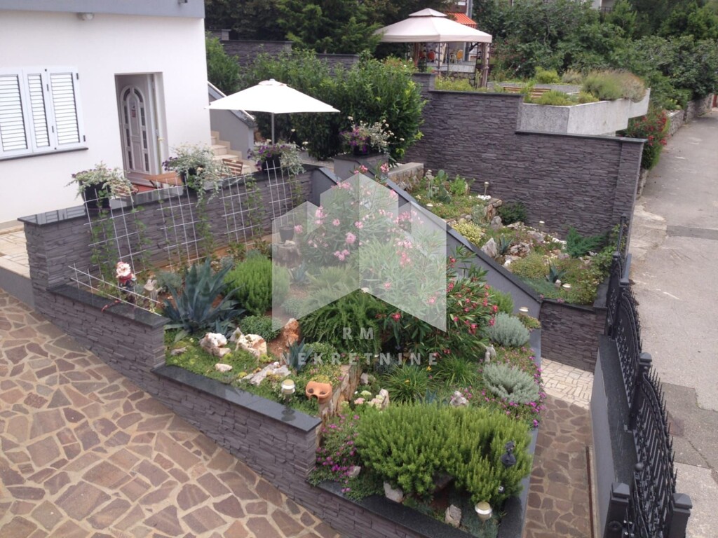Image 4663784 - 24