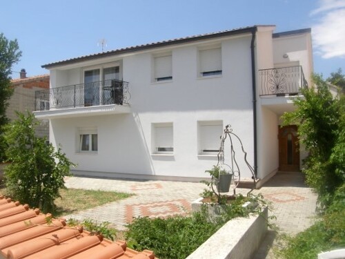 Vodice, obiteljska kuća, 236 m2