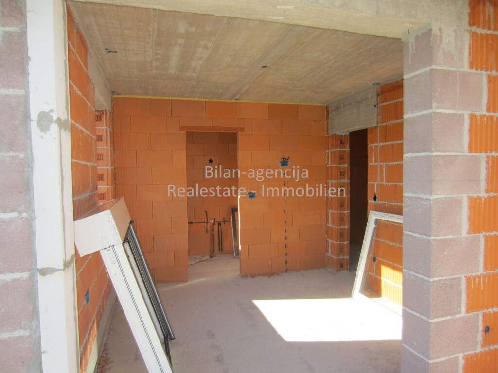 Image 4685252 - 10