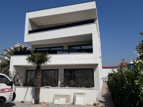 Vodice, luksuzni stan, centar, plaža, 123.30 m2
