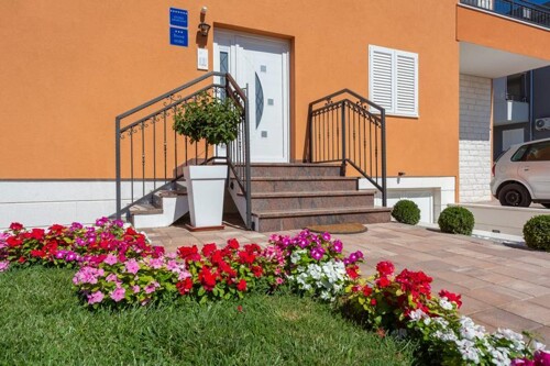 Thumbnail 4687285 - 3