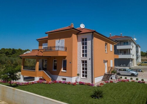 Thumbnail 4687285 - 4