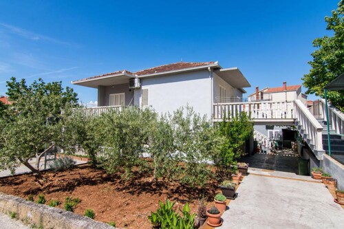 Thumbnail 4687301 - 3