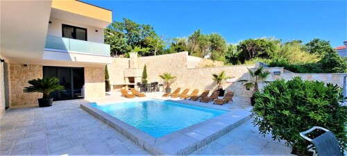 Thumbnail 4687395 - 9