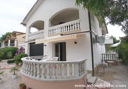 Thumbnail 4687402 - 1