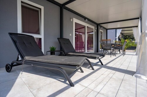 Thumbnail 4687424 - 4