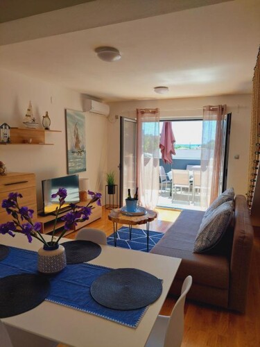 Thumbnail 4687651 - 1