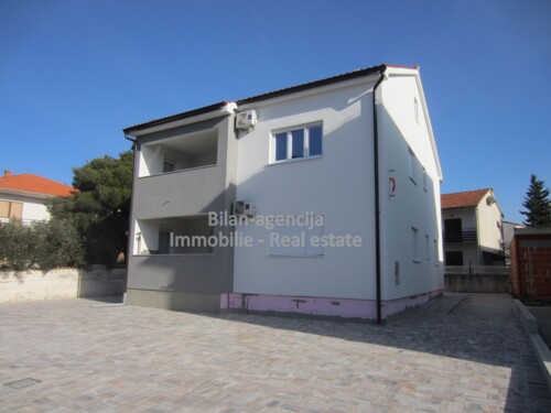 Vodice, Kuća sa dvije stambene jedinice