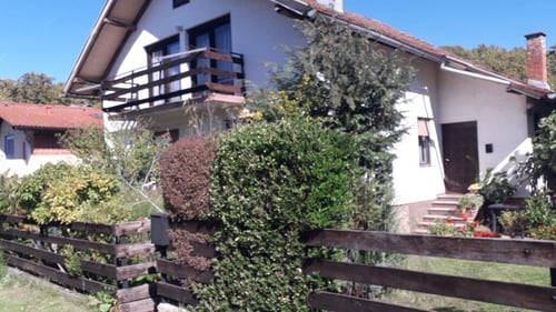 Novska, novija kuća s garažom