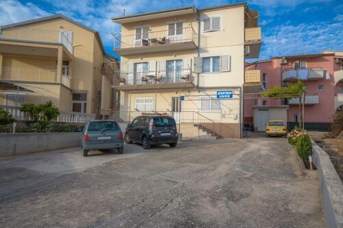 Thumbnail 4717420 - 1