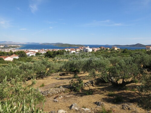 Građevinsko zemljište sa super pogledom na Vodice, more i ot