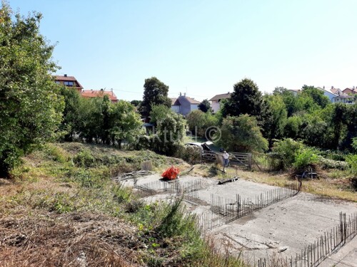 GRAĐEVINSKO ZEMLJIŠTE SA DOZVOLOM I TEMELJIMA, 1.157 m2, LUKŠIĆI, ZG