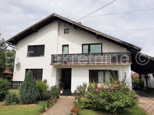 Obiteljska kuća, 220 m2