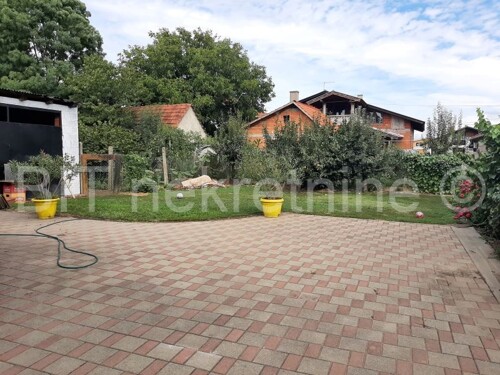 Obiteljska kuća, 220 m2