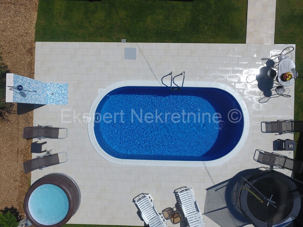 Image 4770834 - 6