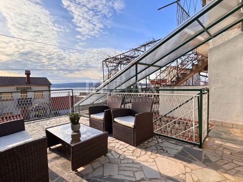 Selce - kuća u nizu sa terasom