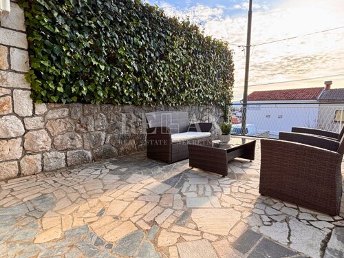 Selce - kuća u nizu sa terasom