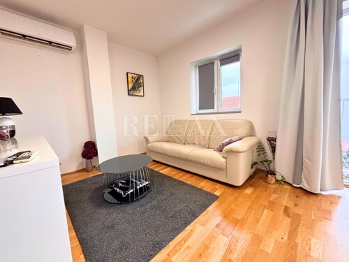 Novi Vinodolski - dvosobni stan s parkirnim mjestom