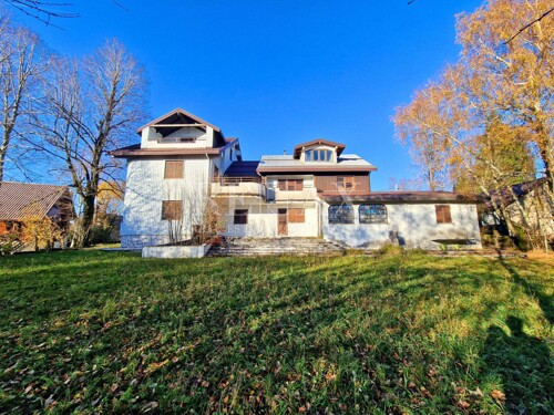 Fužine - samostojeća kuća s velikom okućnicom