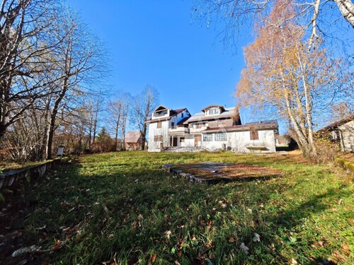 Fužine - samostojeća kuća s velikom okućnicom