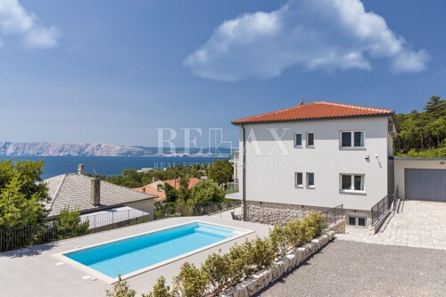 Povile - vila s bazenom, nadomak mora