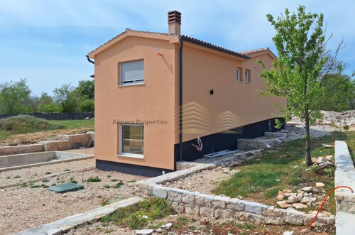 Bez provizije za kupca - Kuća pred dovršetkom izgradnje na p