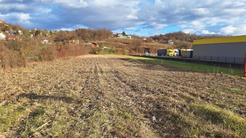 Đurđekovec, građevinsko zemljište uz glavnu cestu na prodaju