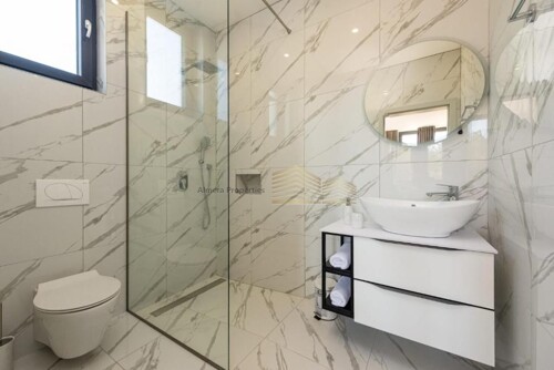 Thumbnail 4782848 - 10