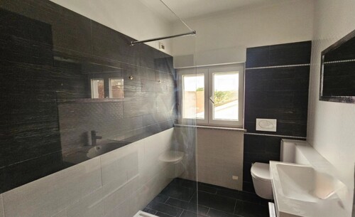 Thumbnail 4782861 - 9