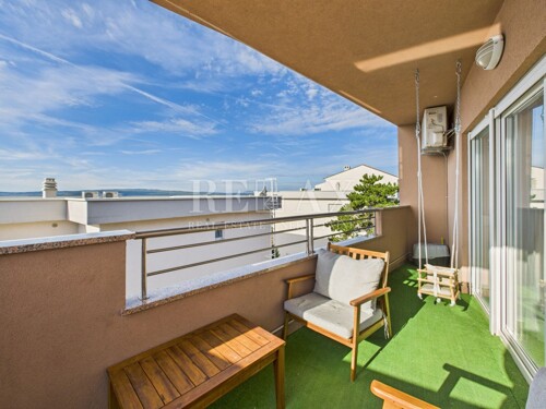 Crikvenica - dvoetažni stan 104 m2 s pogledom na more