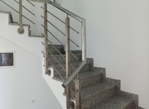 KOMFORAN STAN U ZAMBRATIJI, PRILIKA!