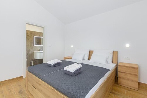 Thumbnail 4782871 - 10