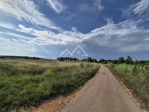 Prostrano poljoprivredno zemljište, Kaštelir, 32619m²