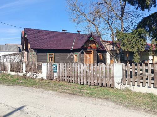 Kuća s prostranim dvorištem, 70m², Demerje