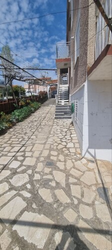 STAN S VRTOM I GARAŽOM,PULA