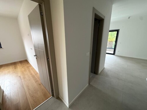 LUKSUZUNA NOVOGRADNJA U PREMANTURI NA PRVOM KATU!