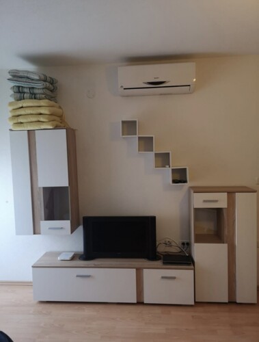 TROSOBAN STAN U BLIZINI MORA,MEDULIN!