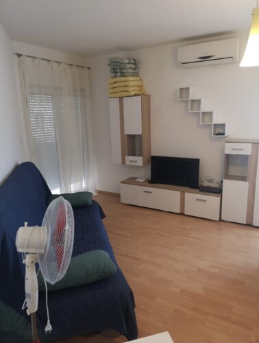 TROSOBAN STAN U BLIZINI MORA,MEDULIN!