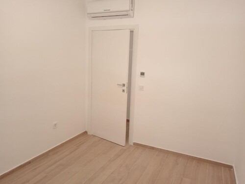 Thumbnail 4782904 - 7