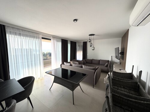 LUKSUZNI STAN S POGLEDOM NA MORE,MEDULIN,PRILIKA!