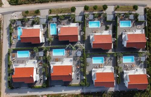 Resort 8 luksuznih Vila, Sukošan